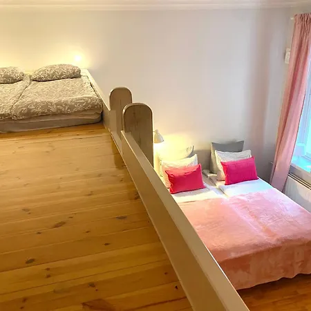 Pink Gem, Kamppi Apartman